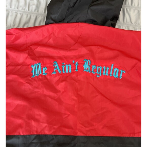 WAR We Ain’t Regular Windbraker 4XL - Picture 6 of 11
